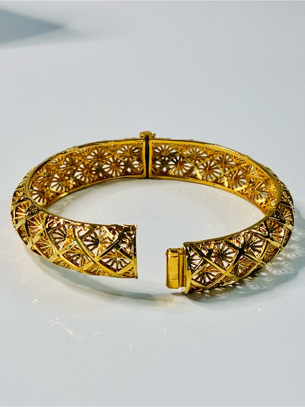 Stackable Gold Filigree Openwork Bangle Bracelet - Elegant Women's Jewelry - Picture 12 of 14